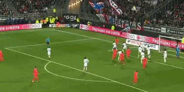 赵丽娜：走了70所学校，女孩踢球屈指可数；想让女孩踢球普及