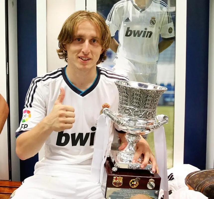 碾压！詹姆斯生涯对阵猛龙58胜18负，场均28+8+7