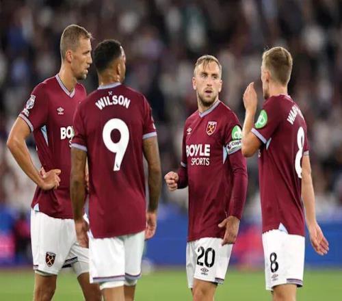 小孩哥！17岁卡尔成为欧冠最年轻连续3场进球球员